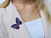 Broche de tela con pedrería, mariposa