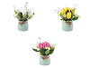 Tulipes artificielles dans un pot de fleurs