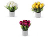 Tulipani artificiali, all'interno di un vaso di fiori