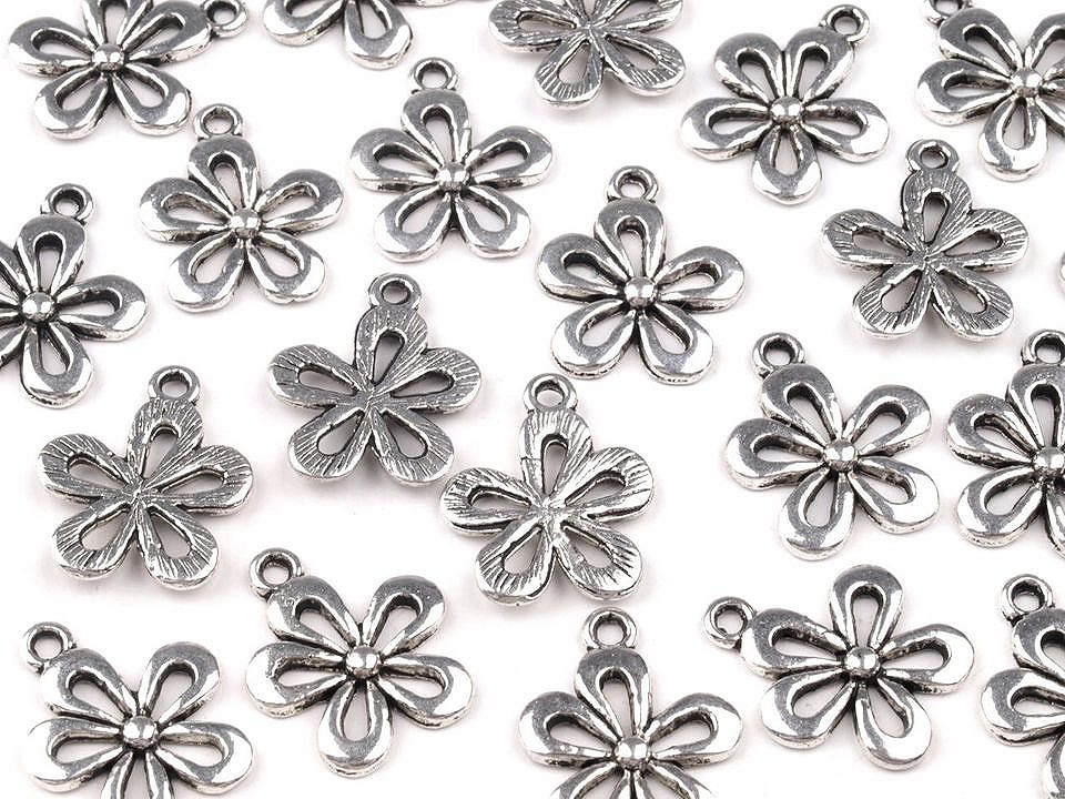 Kovový prívesok / ťaháčik na zips kvet 15x18 mm