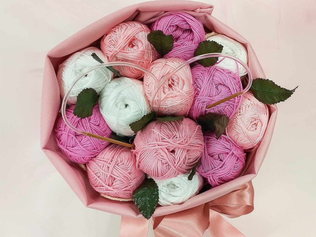 Bavlněná pletací příze Begonia 50 g, střední, 13 (999) černá