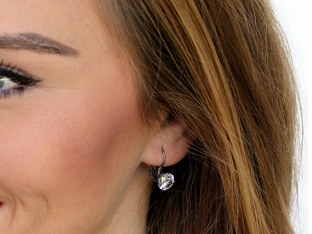 Náušnice z nerezové oceli s broušeným kamínkem, střední, 2 (Ø6 mm) stříbrná crystal