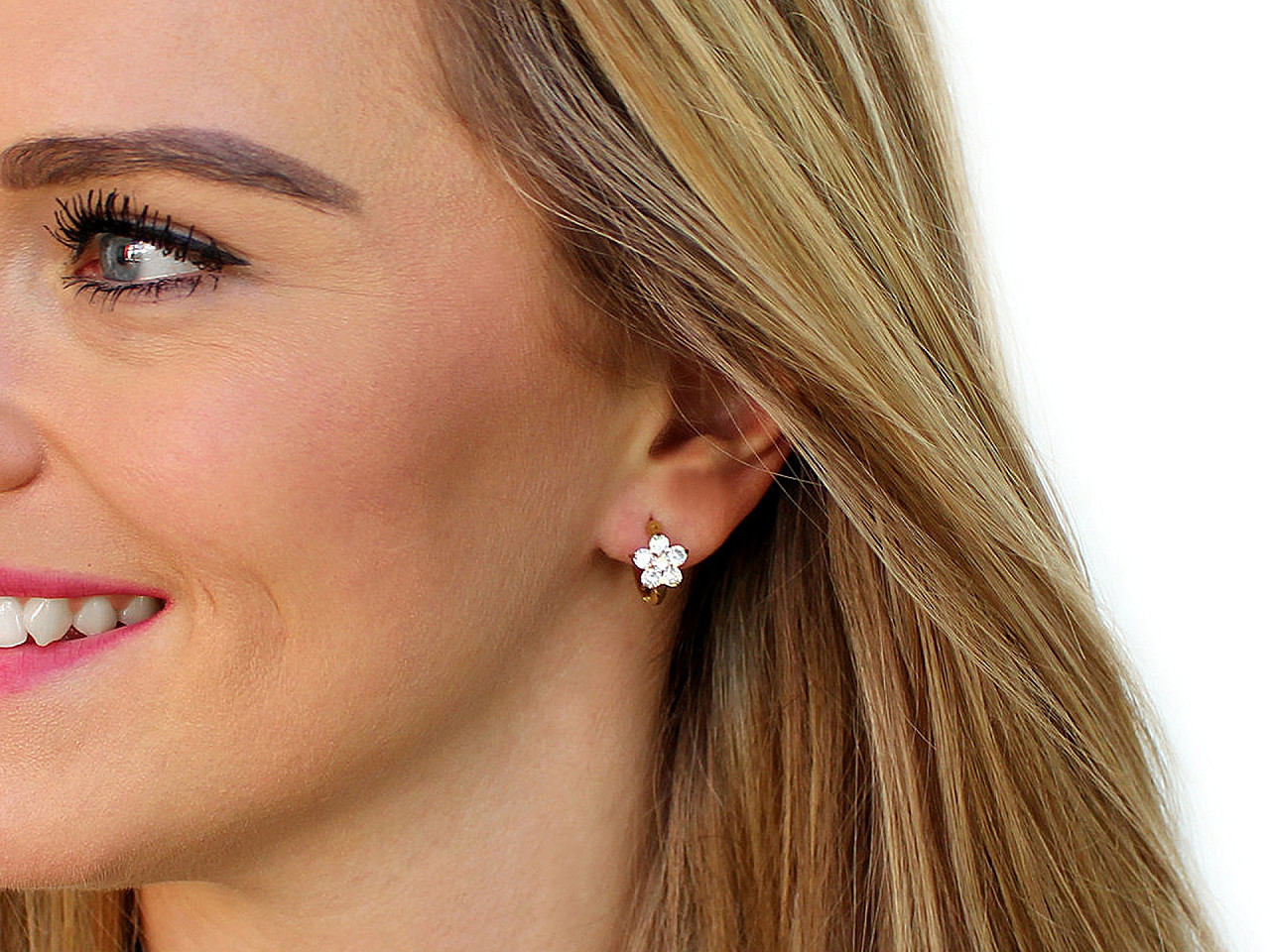 Náušnice z nerezové oceli s broušenými kamínky květ, střední, 1 stříbrná