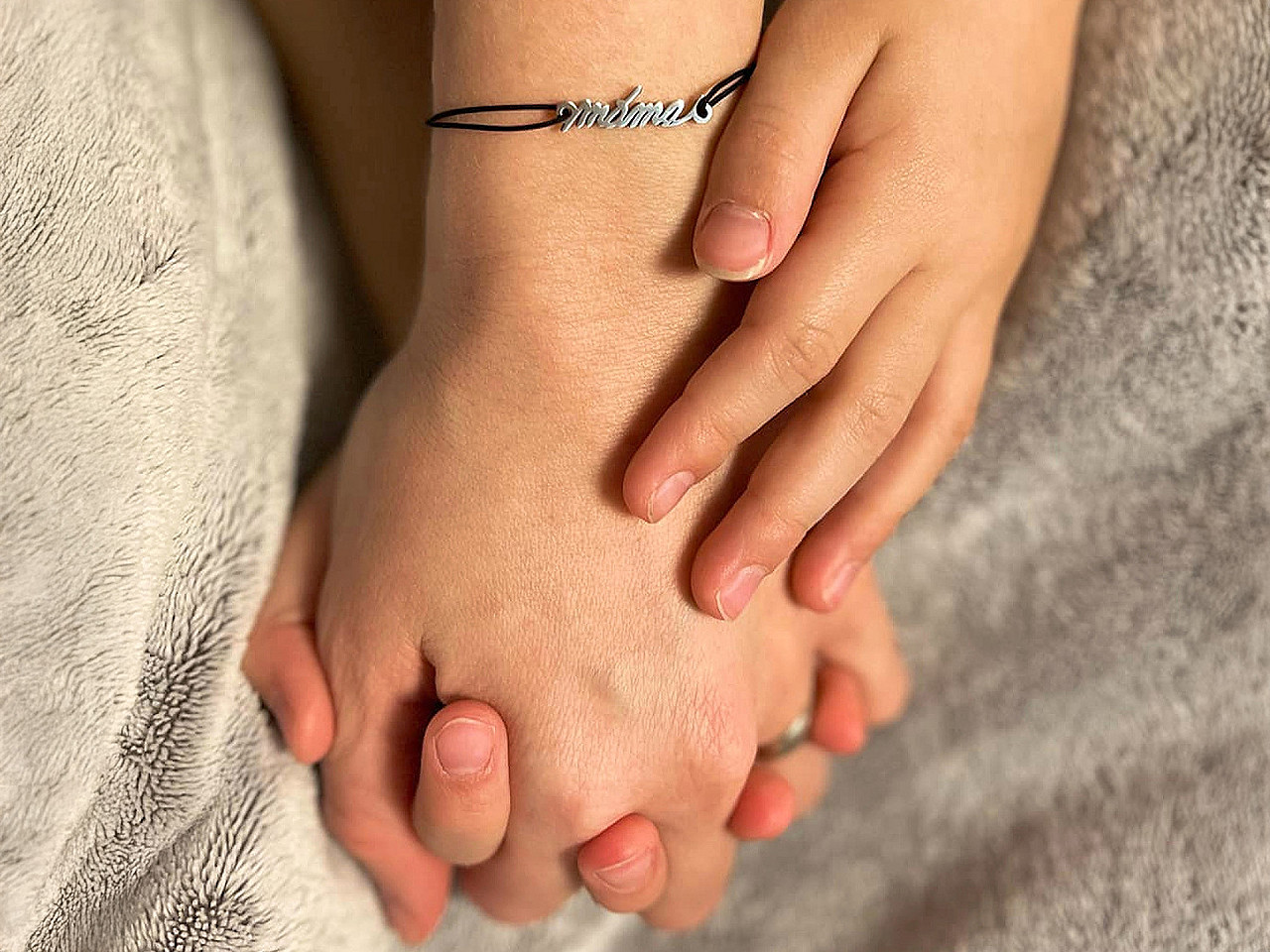 Náramek s přívěskem z nerez oceli máma, střední, 4 černá mama