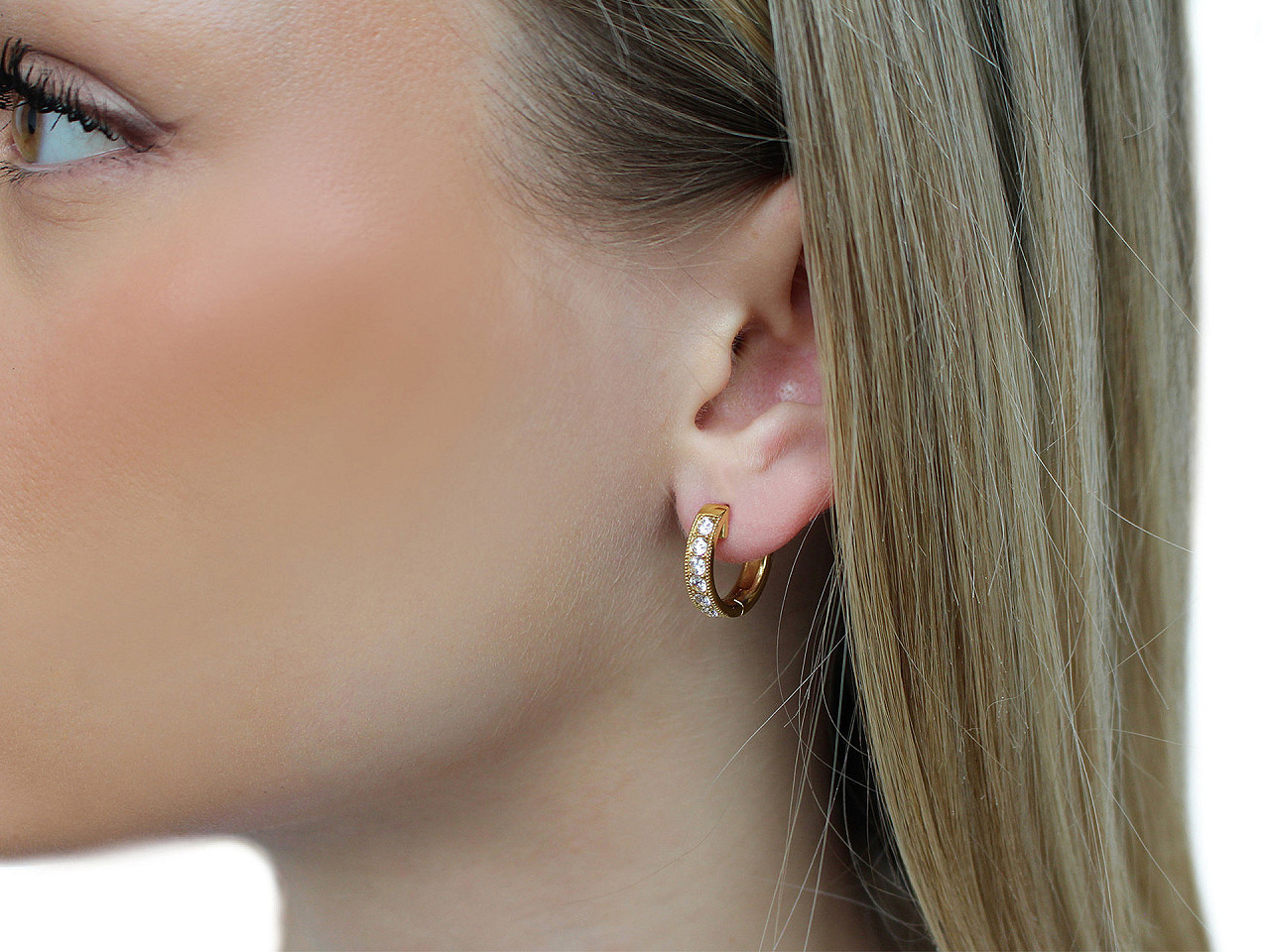 Náušnice z nerezové oceli kroužky s broušenými kamínky, střední, 2 zlatá