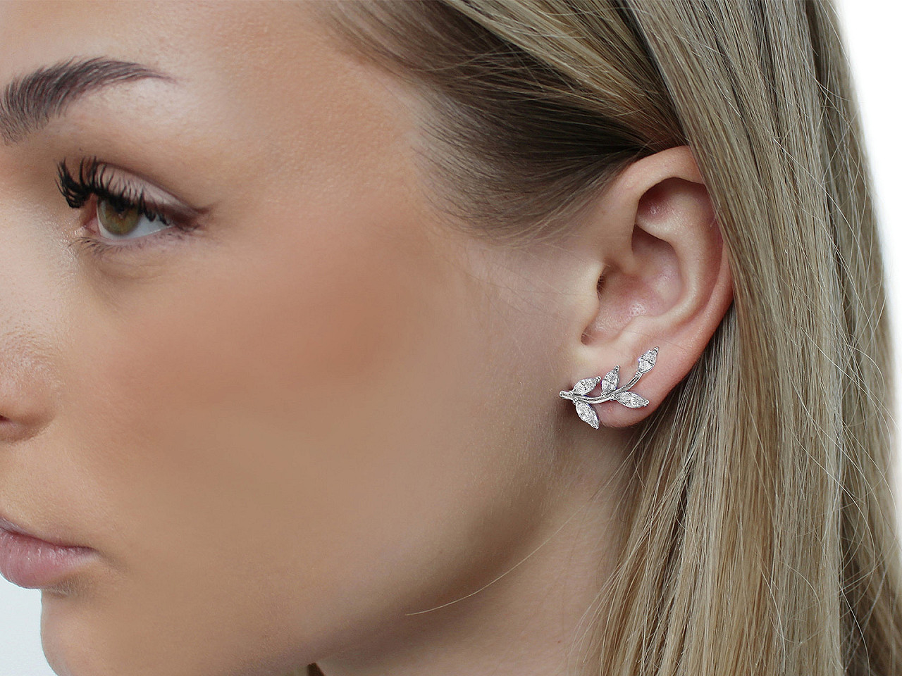 Náušnice z nerezové oceli s broušenými kamínky, střední, crystal