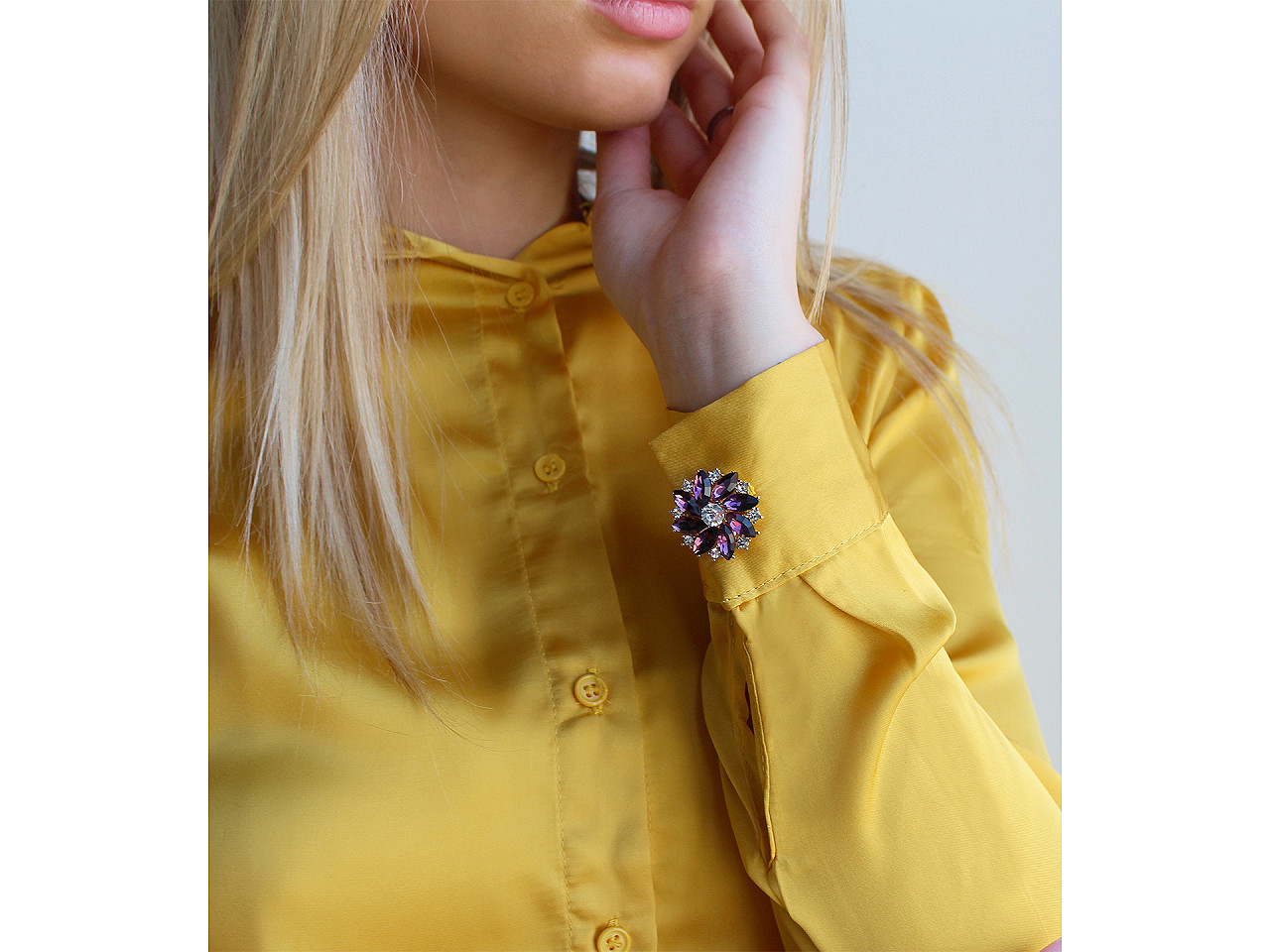 Ozdoba na knoflík s broušenými kamínky, střední, 2 crystal zlatá