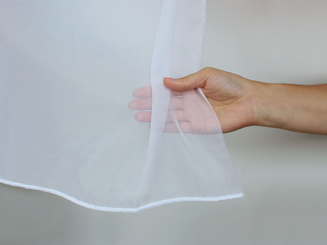 Záclona / voál hladký s olůvkem šíře 276 cm, střední, 3 bílá olůvko