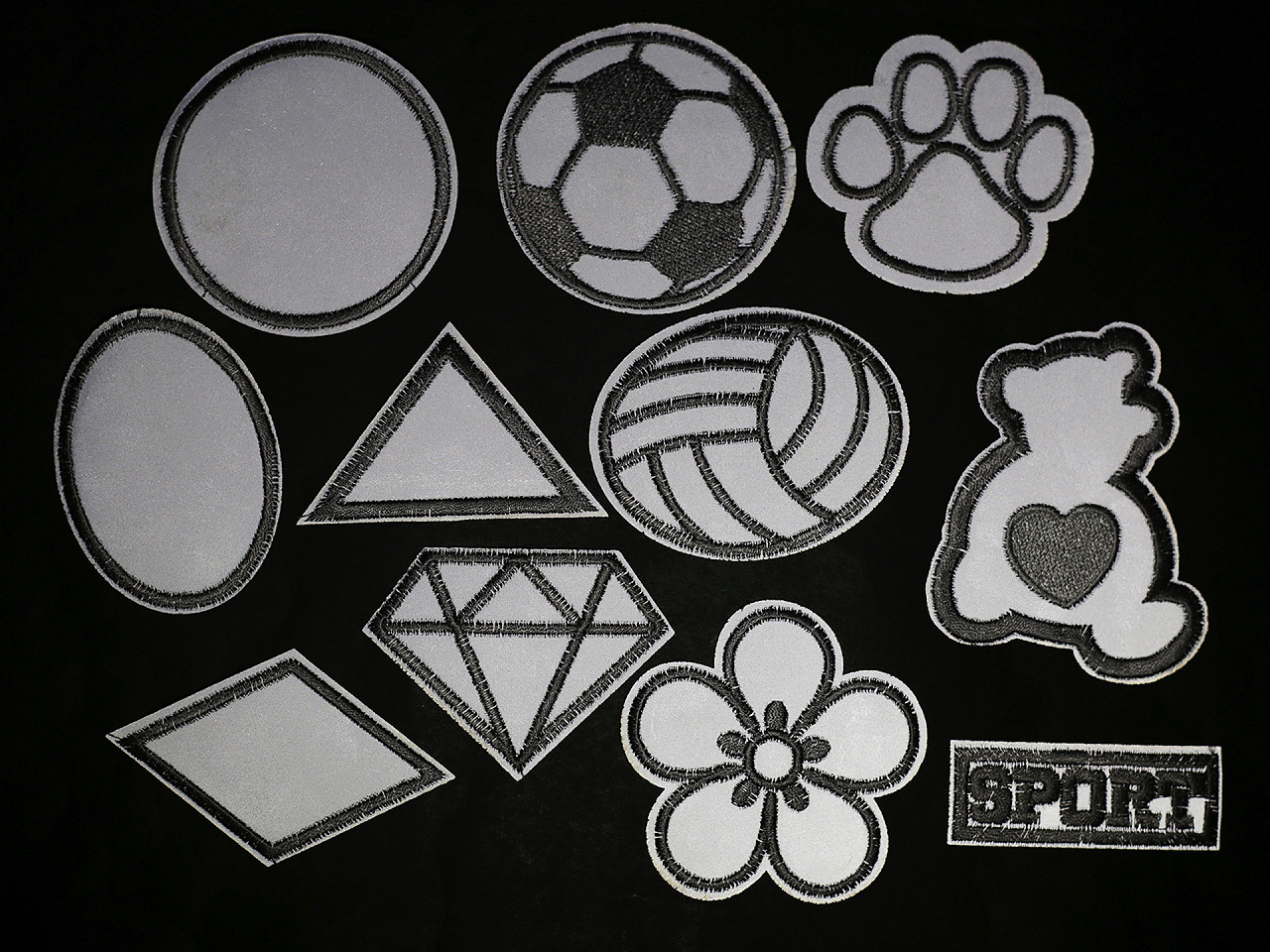 Reflexní nažehlovačka mix vzorů a velikostí, střední, 7 šedá basketbalový míč