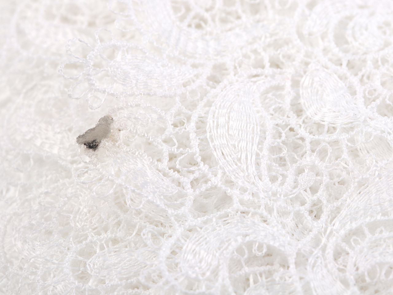Krajka šíře 65 mm 2. jakost, střední, Off White