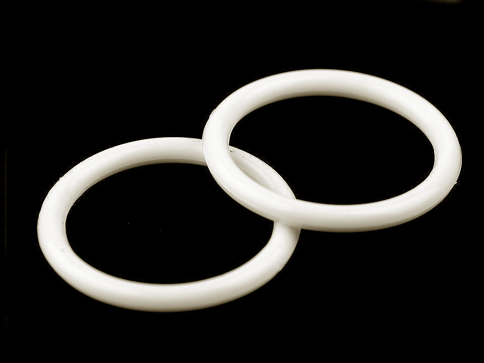 Plastový kroužek na záclony a obháčkování Ø30 mm, velké, 3 černá