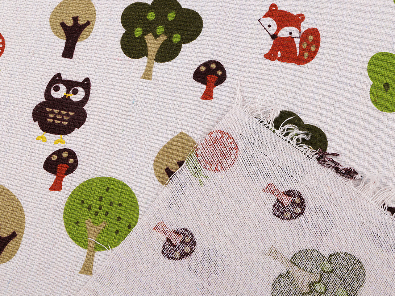 Bavlněná metráž / imitace lnu hrubší, lesní zvířátka, střední, režná