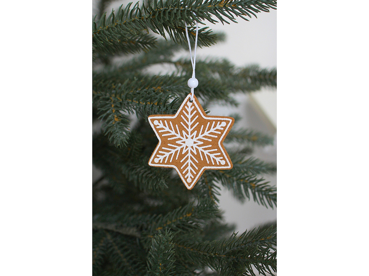 Vánoční perníčky k zavěšení filc, střední, 3 hnědá přírodní domeček