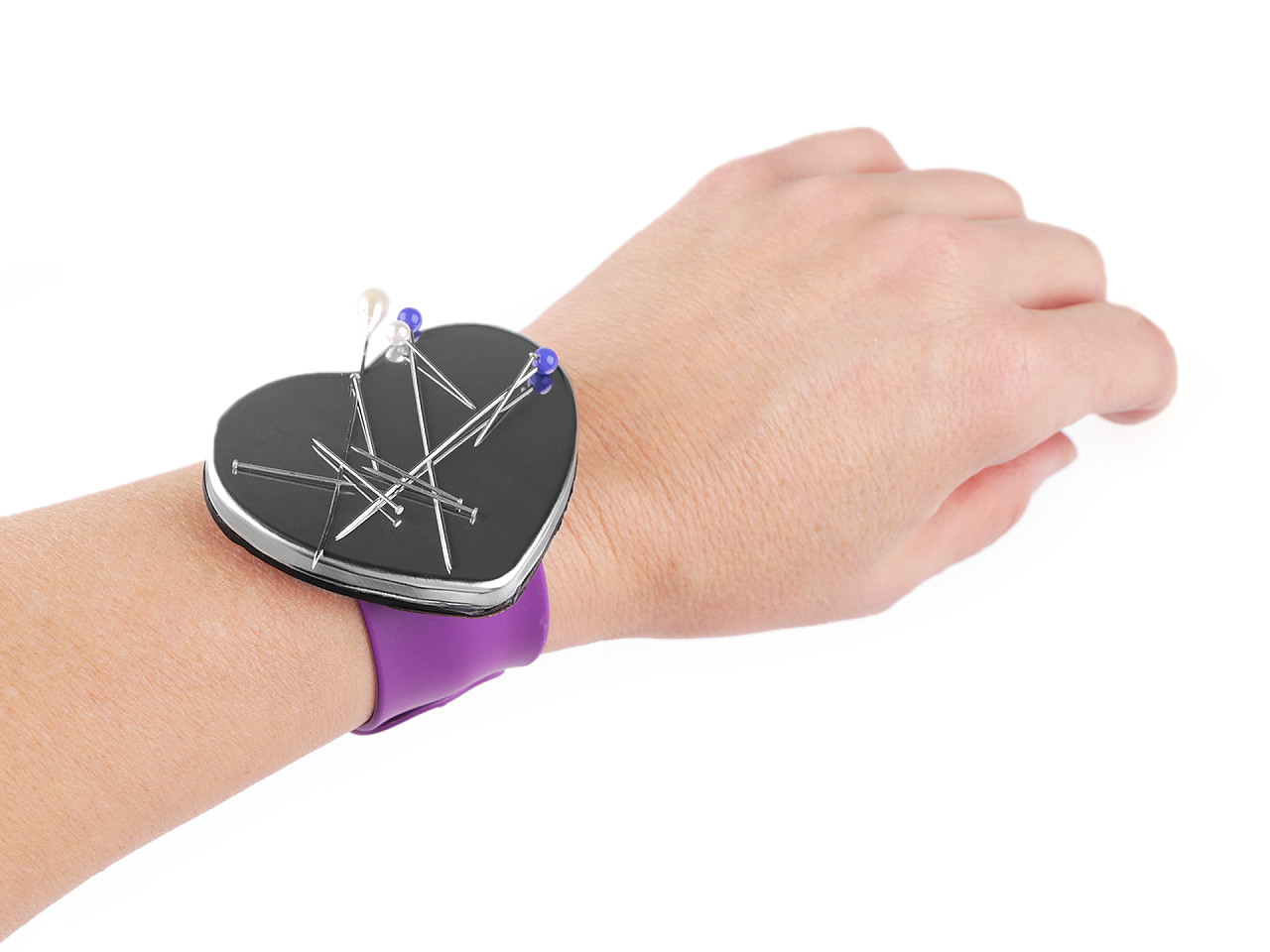 Magnetický jehelníček na ruku samonavíjecí - srdce, obdélník, střední, 4 zelená sv. srdce