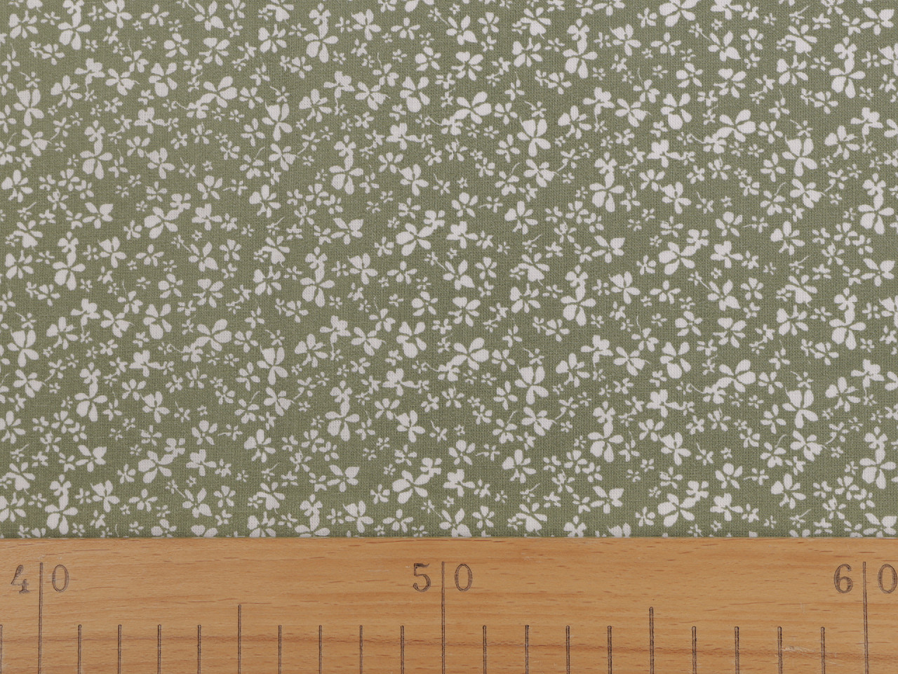 Bavlněná látka / plátno drobné květinky, střední, 3 (22303-1) bílá