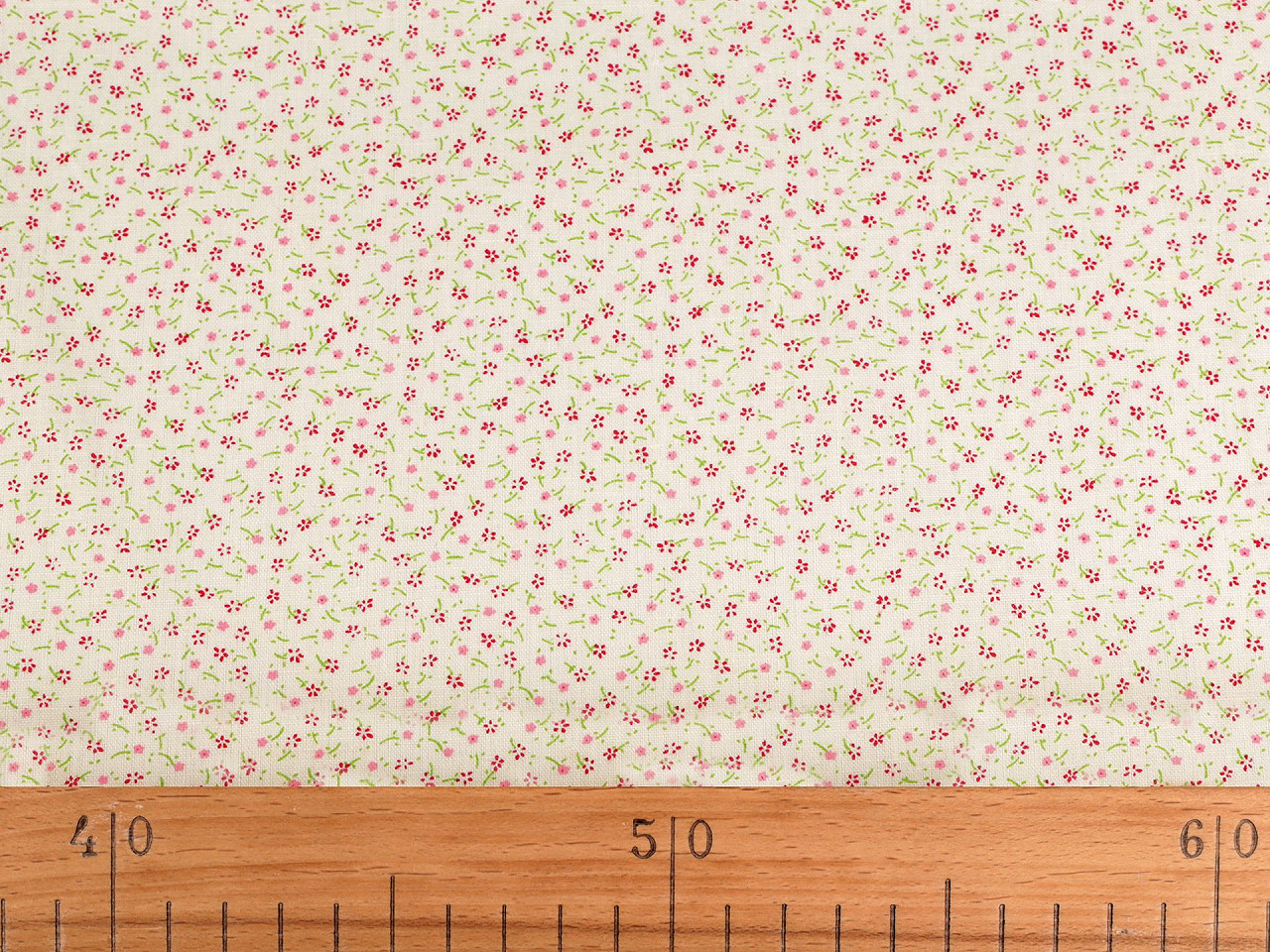 Bavlněná látka / plátno drobné květinky, střední, 1 krémová světlá růžová