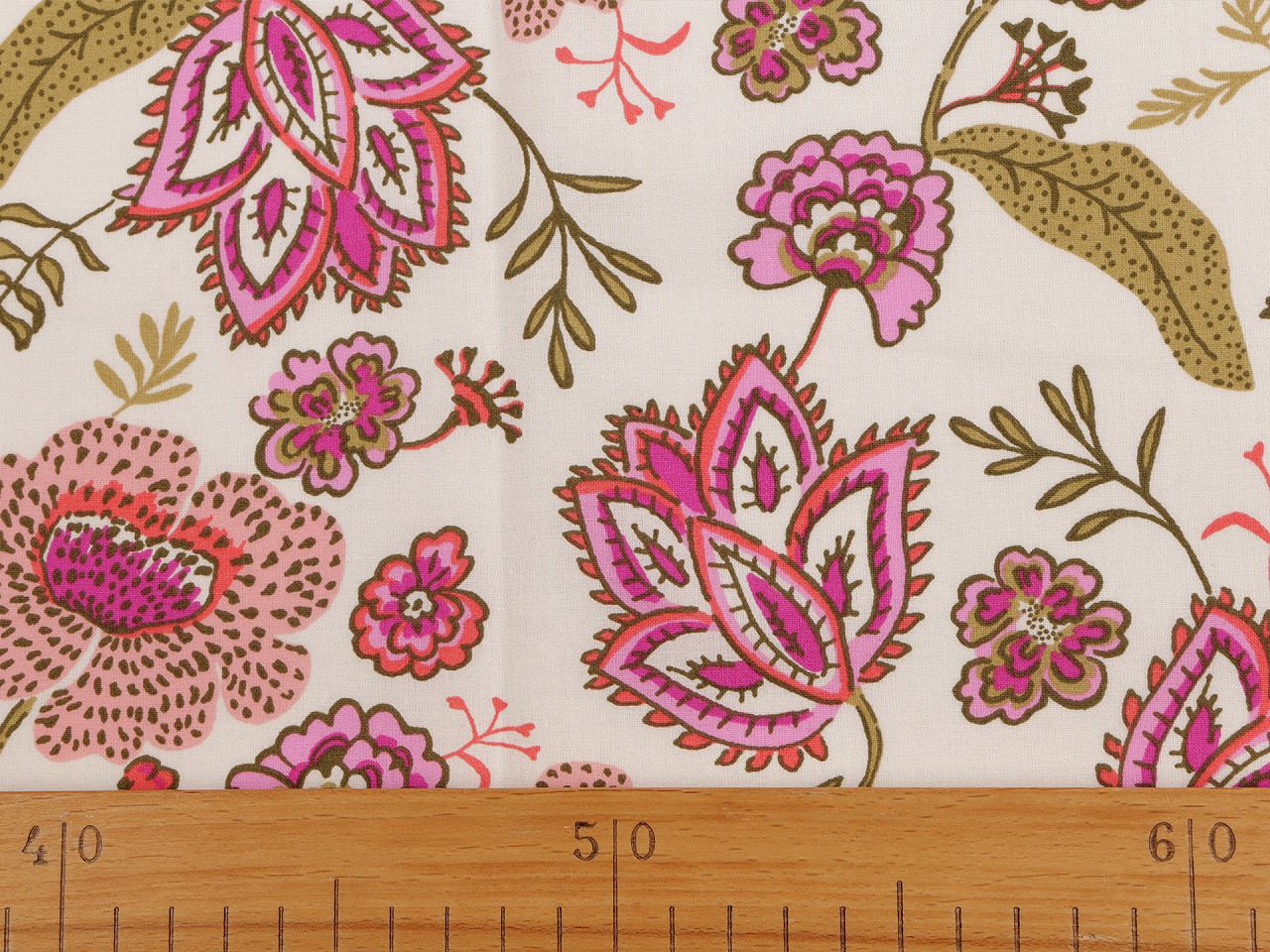 Bavlněná látka / plátno květy, střední, 1 krémová světlá