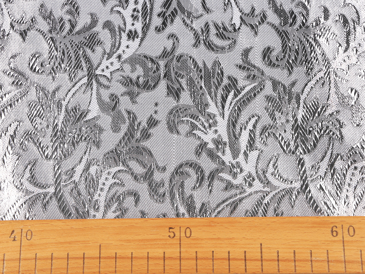 Dekorační lurexová látka, střední, 1 (80 g/m²) stříbrná