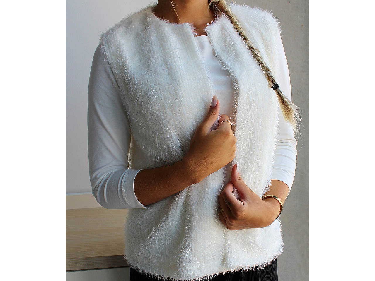 Pletenina s vlasem, střední, 2 vínová