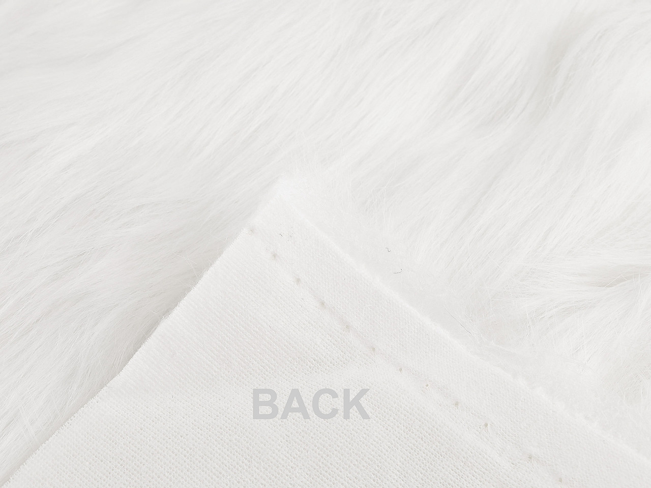 Kožešina s dlouhým chlupem, střední, 1 bílá