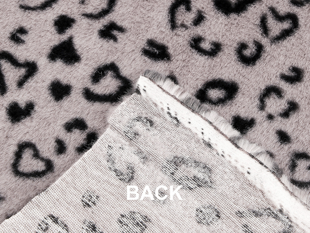 Kožešina zvířecí vzor, střední, 1 bílá