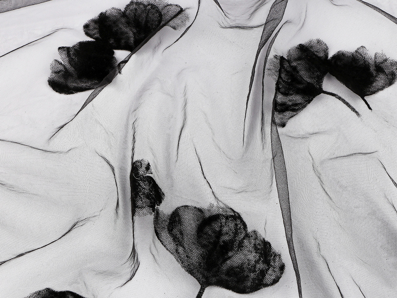 Tyl s listy ginkgo, střední, černá