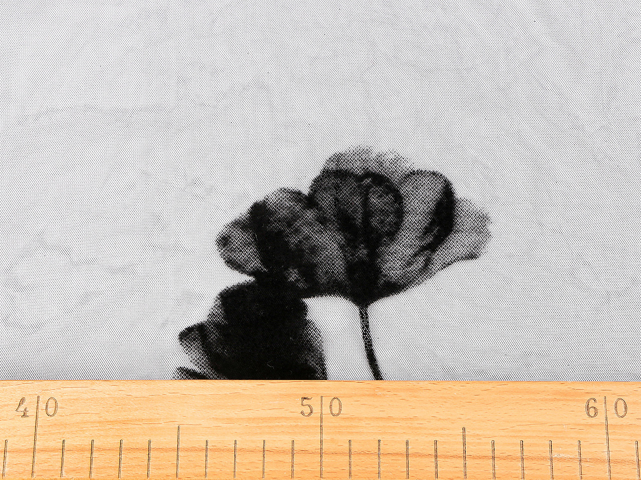 Tyl s listy ginkgo, střední, černá