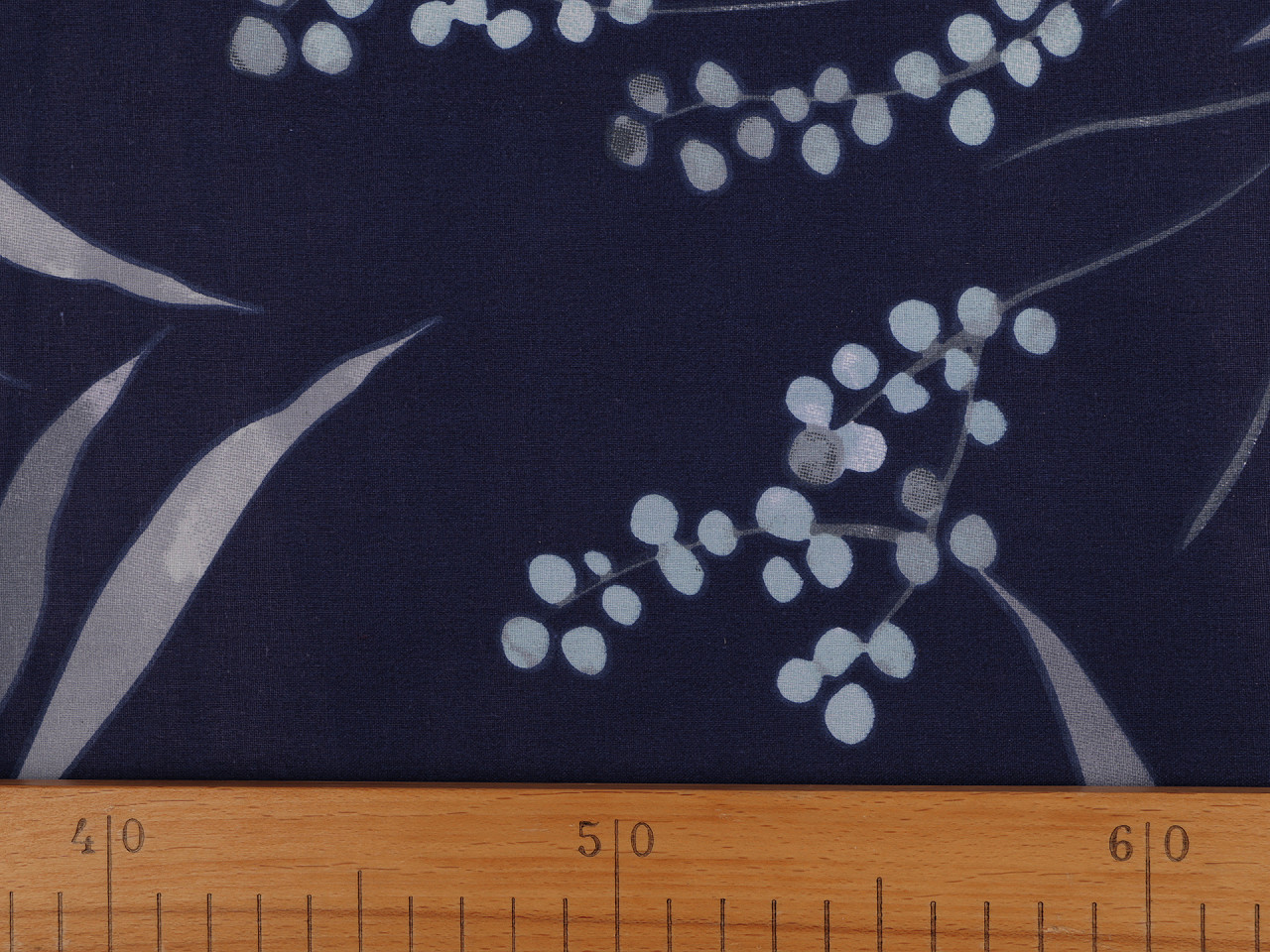 Bavlněná látka / plátno listy / rostliny šíře 220 cm, střední, 1 pudrová