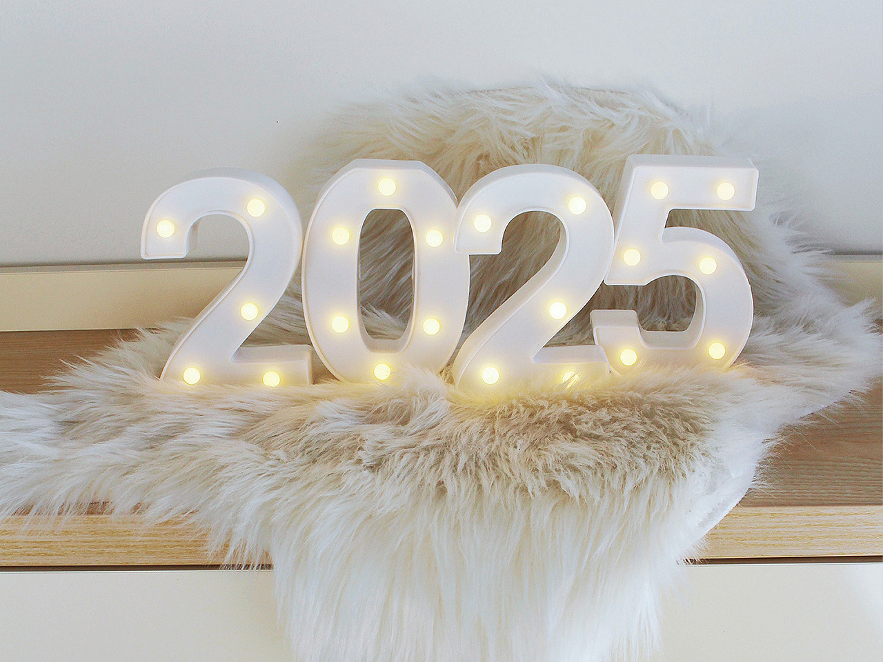 Svítící číslice k narozeninám a Novému roku, střední, 1 "0" bílá