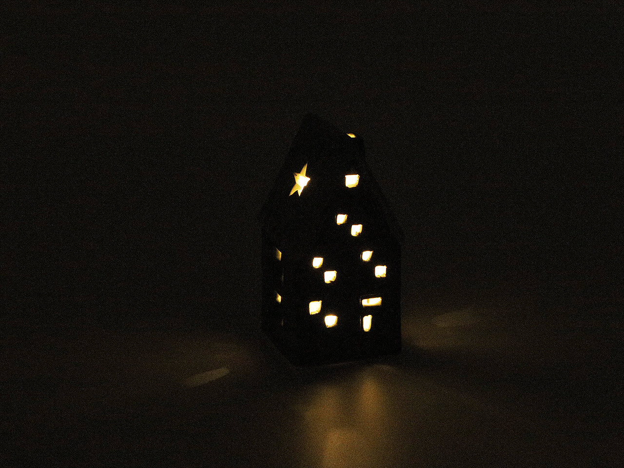 Porcelánový domeček svítící, střední, 2 zelená