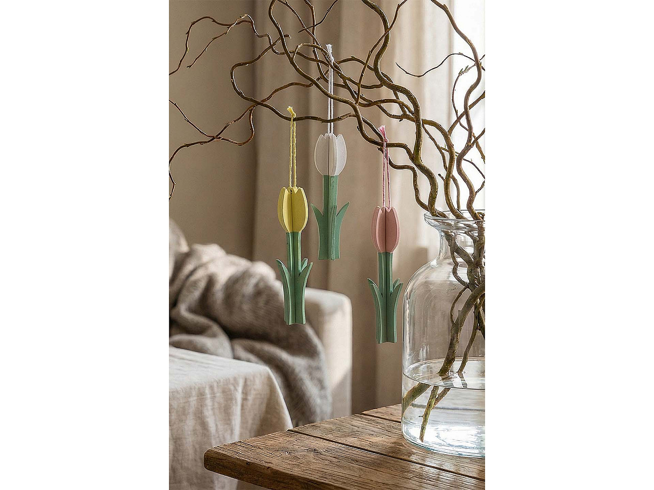 Dřevěný tulipán k zavěšení, střední, mix