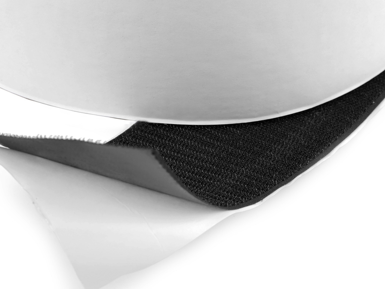 Suchý zip háček samolepicí šíře 80 mm, střední, černá