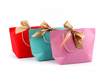 Gift bag with ribbon, middle