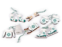Weihnachtsdekoration – Schlitten, Ski, Schlittschuhe, Mütze, Jacke, Handschuhe, Socken