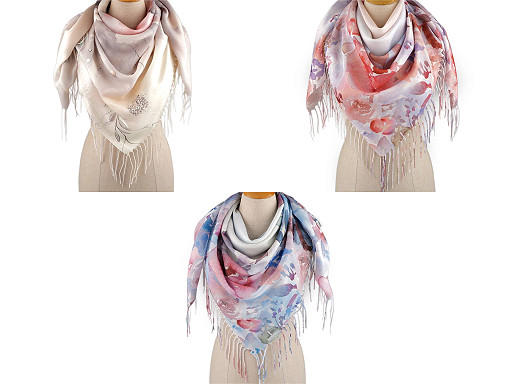 Summer scarf with fringed flowers 100x100 cm
