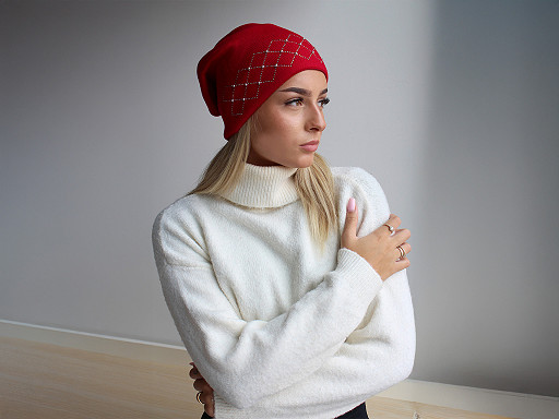 Dámska / dievčenská zimná čiapka s kamienkami a perlami Lamblook