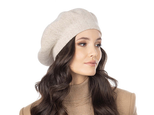 Beret damski włóczkowy