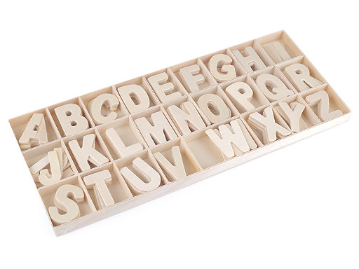 Holzbuchstaben in einer Box