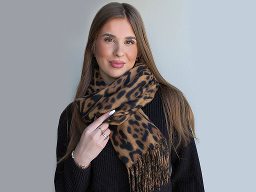 Scarf / shawl with fringe, warm, animal pattern