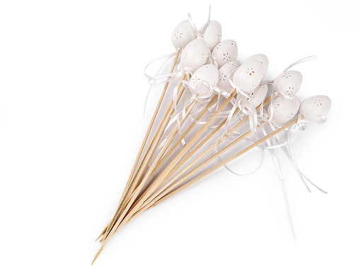 Pisanka wielkanocna na piku