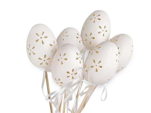 Stecker gelochtes Osterei