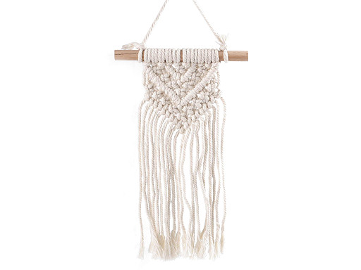 Macrame wall decoration for hanging