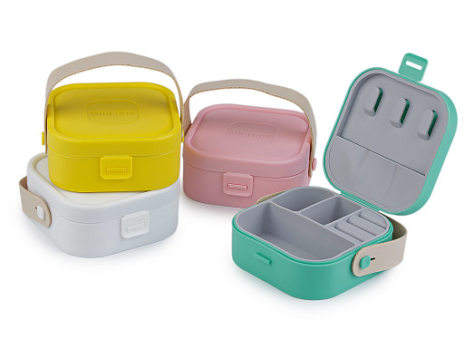 Malá šperkovnice plastová, cestovní 4x9x9 cm