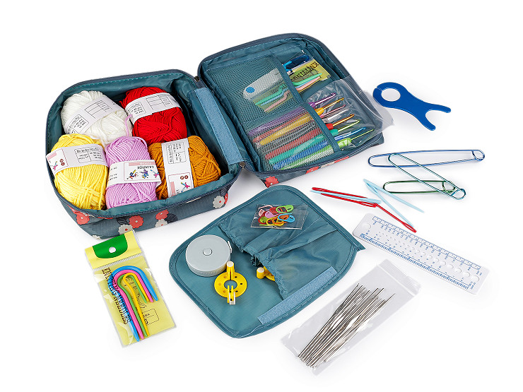 Sada háčků a pomůcek na háčkování v pouzdře