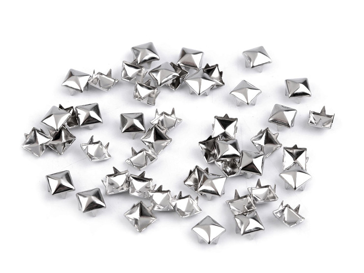 Clothing Pyramid Spikes 7x7mm