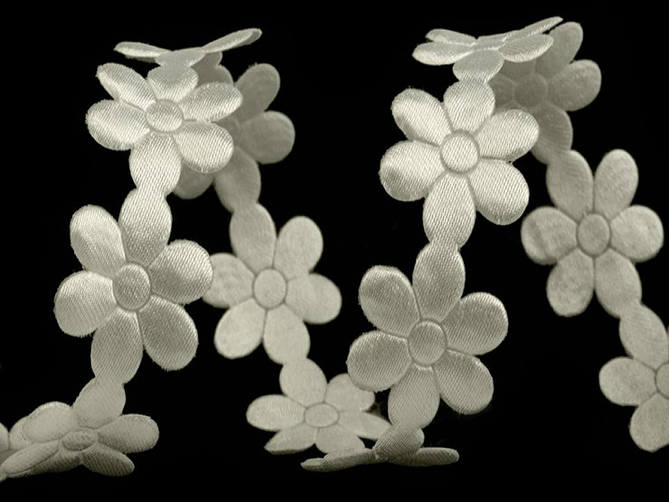 Daisy Flower Satin Applique Trimming width 20mm 