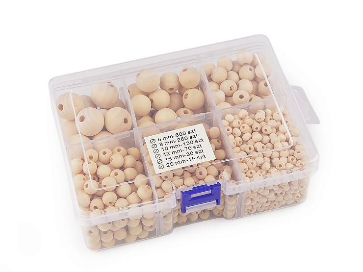 Ensemble de perles en bois dans une boîte
