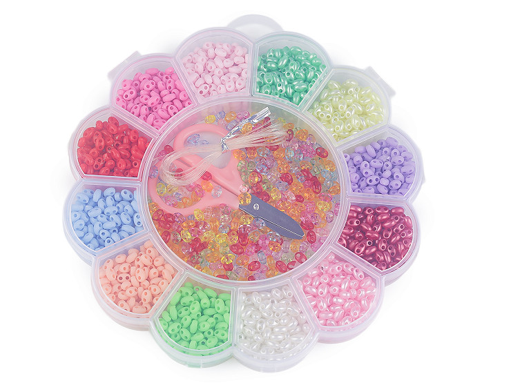 Súprava plastových dvojdierkových korálikov v boxe s náradím