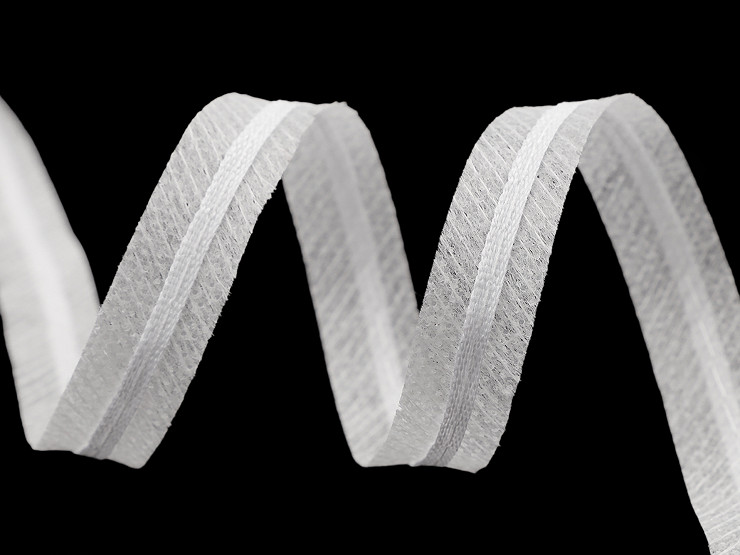 Zažehlovací proužek do švů s tkanicí