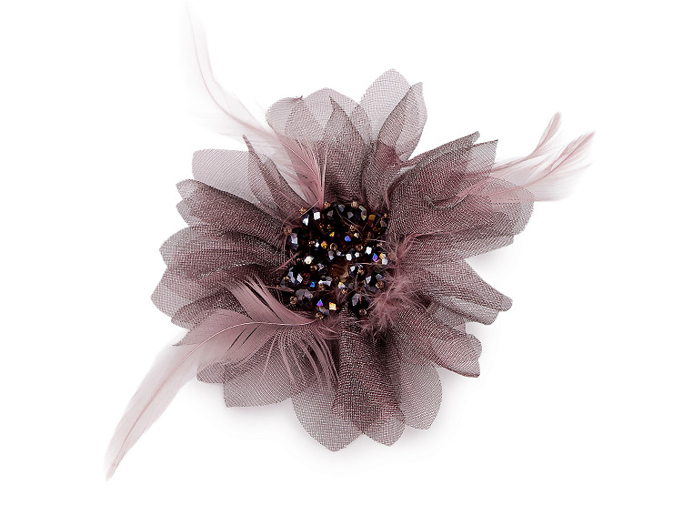 Brošňa so sklenenými brúsenými korálikmi a perím